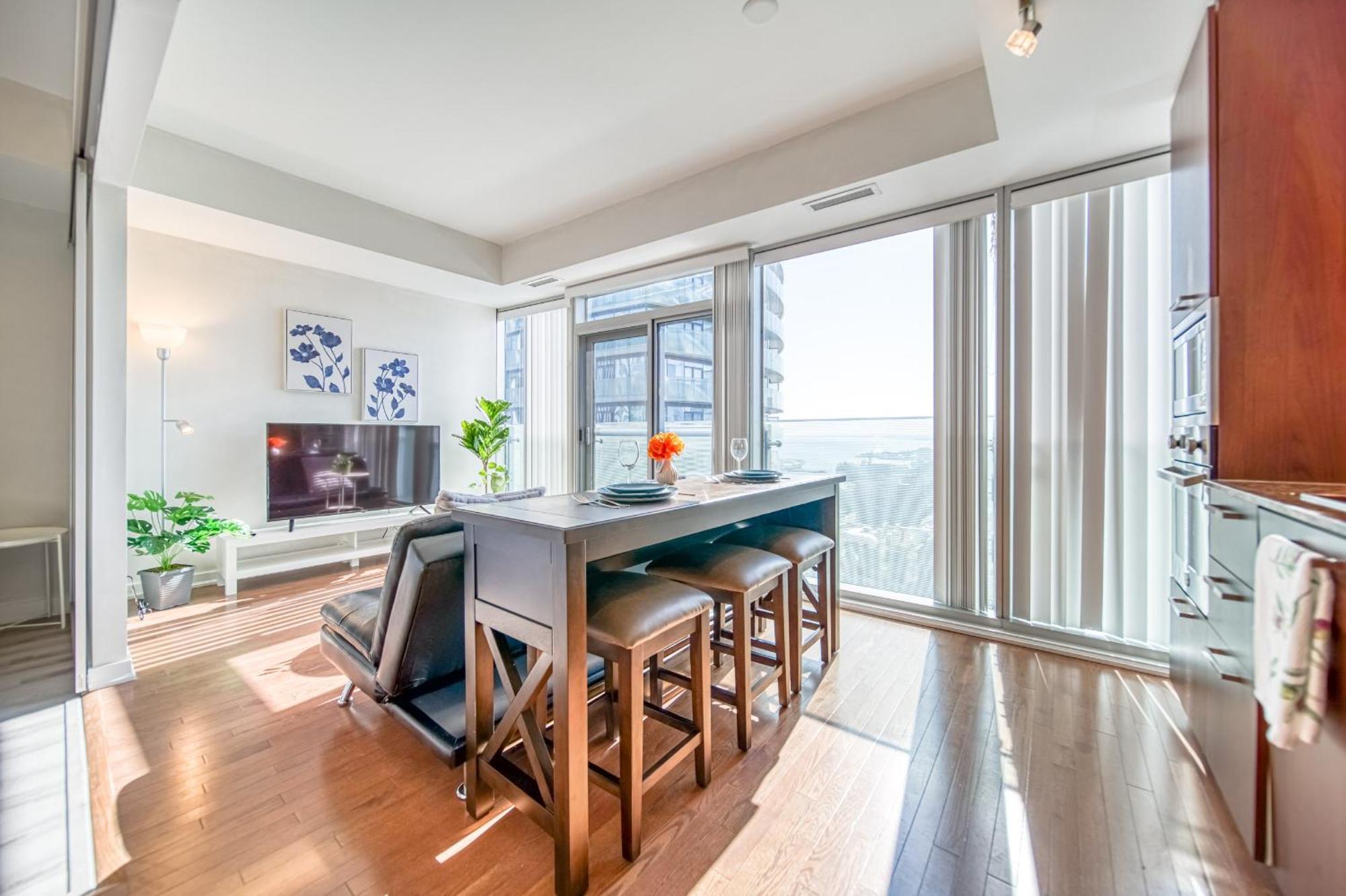 Skytree - Modern Rusty Condo Close To Union Station In Heart Of Downtown โตรอนโต ห้อง รูปภาพ