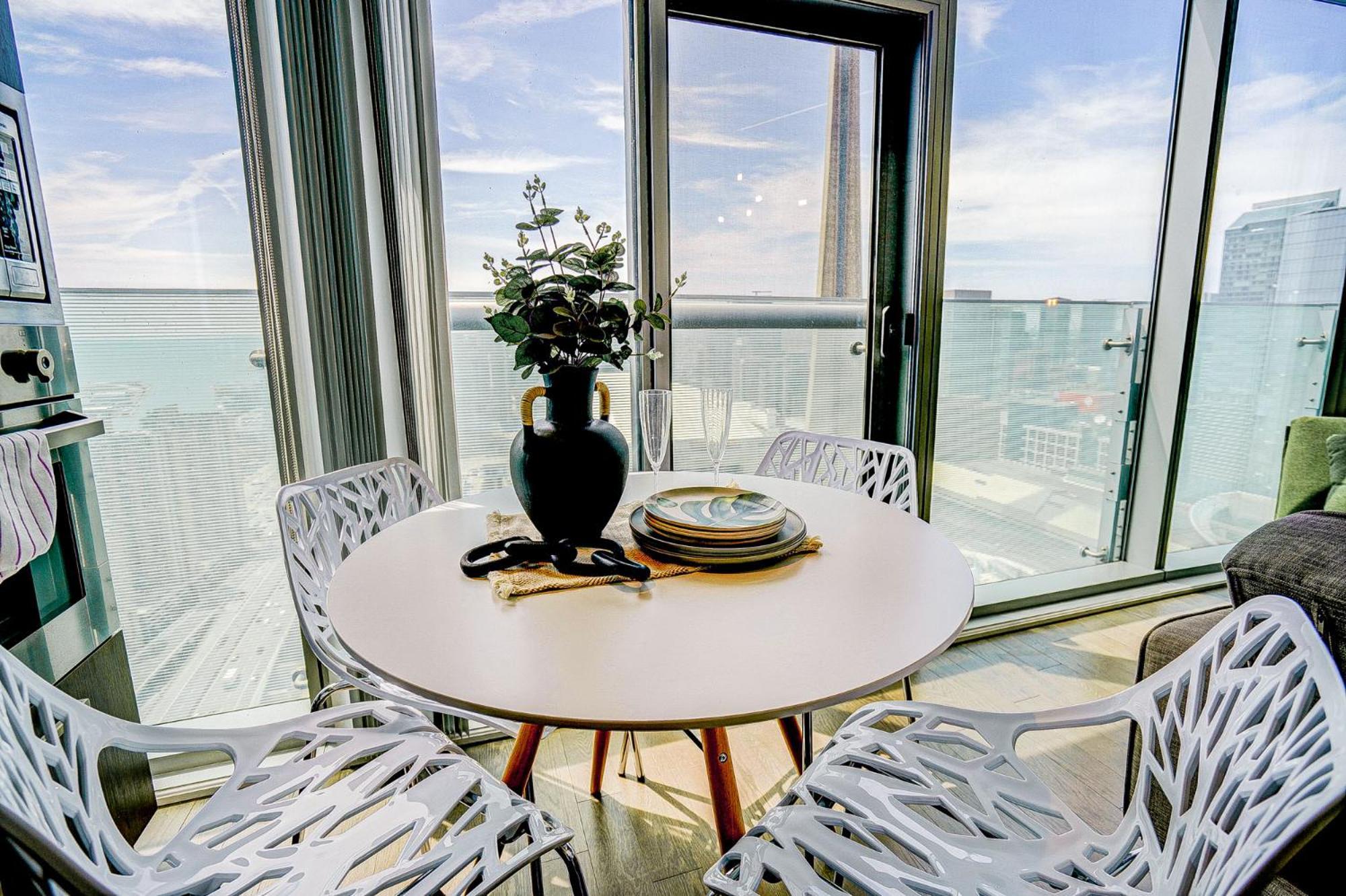 Skytree - Modern Rusty Condo Close To Union Station In Heart Of Downtown โตรอนโต ภายนอก รูปภาพ