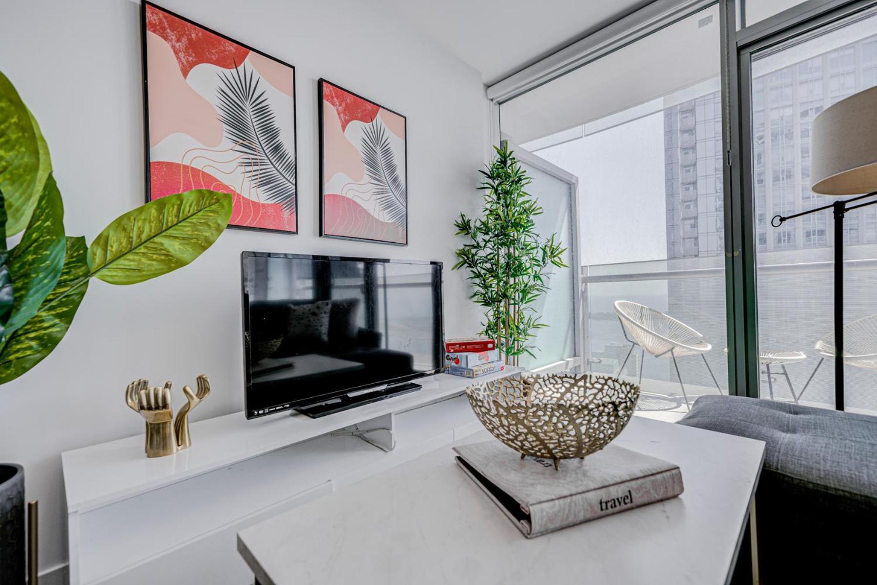 Skytree - Modern Rusty Condo Close To Union Station In Heart Of Downtown โตรอนโต ภายนอก รูปภาพ